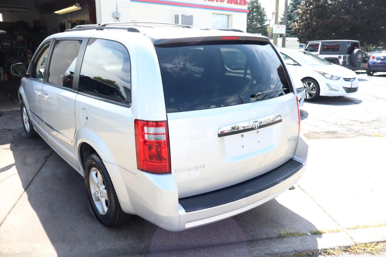 Dodge Grand Caravan SXT 2010