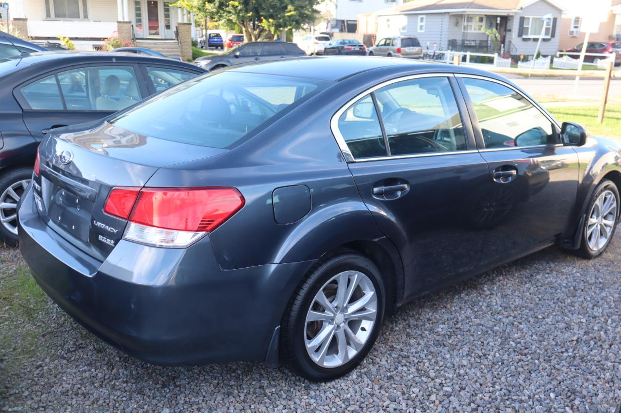 Subaru Legacy 2.5i Premium 2013