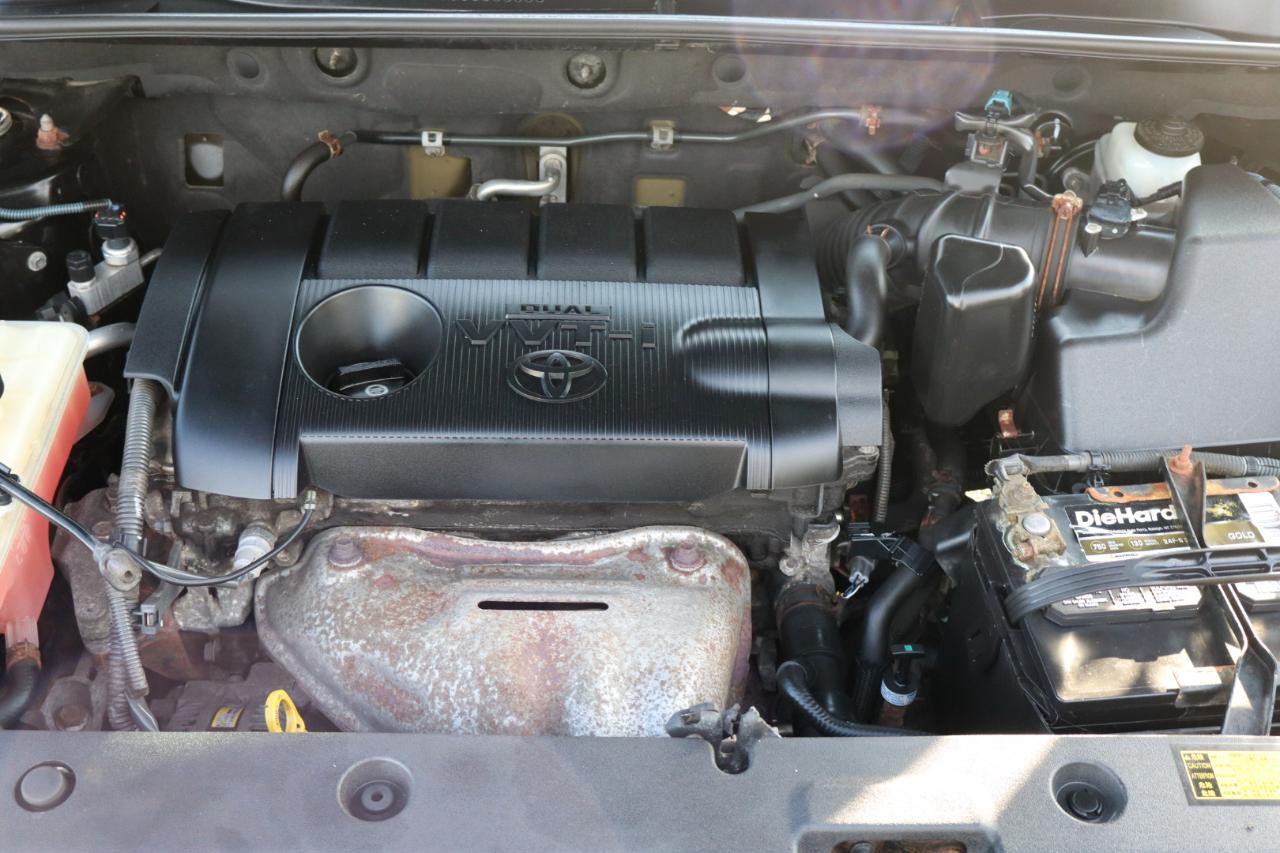 Toyota RAV4 Base I4 4WD 2011