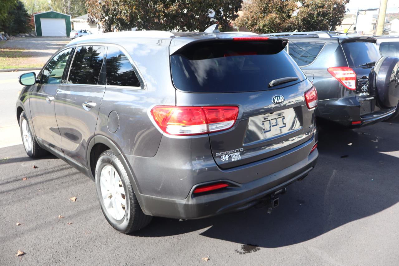 Kia Sorento LX V6 AWD 2016