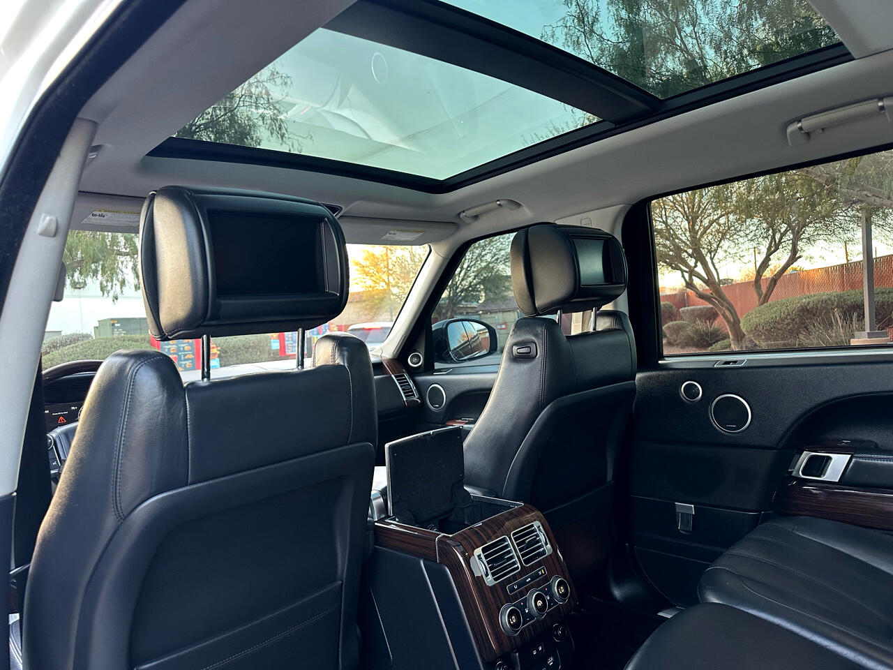 Land Rover Range Rover Supercharged LWB 2017