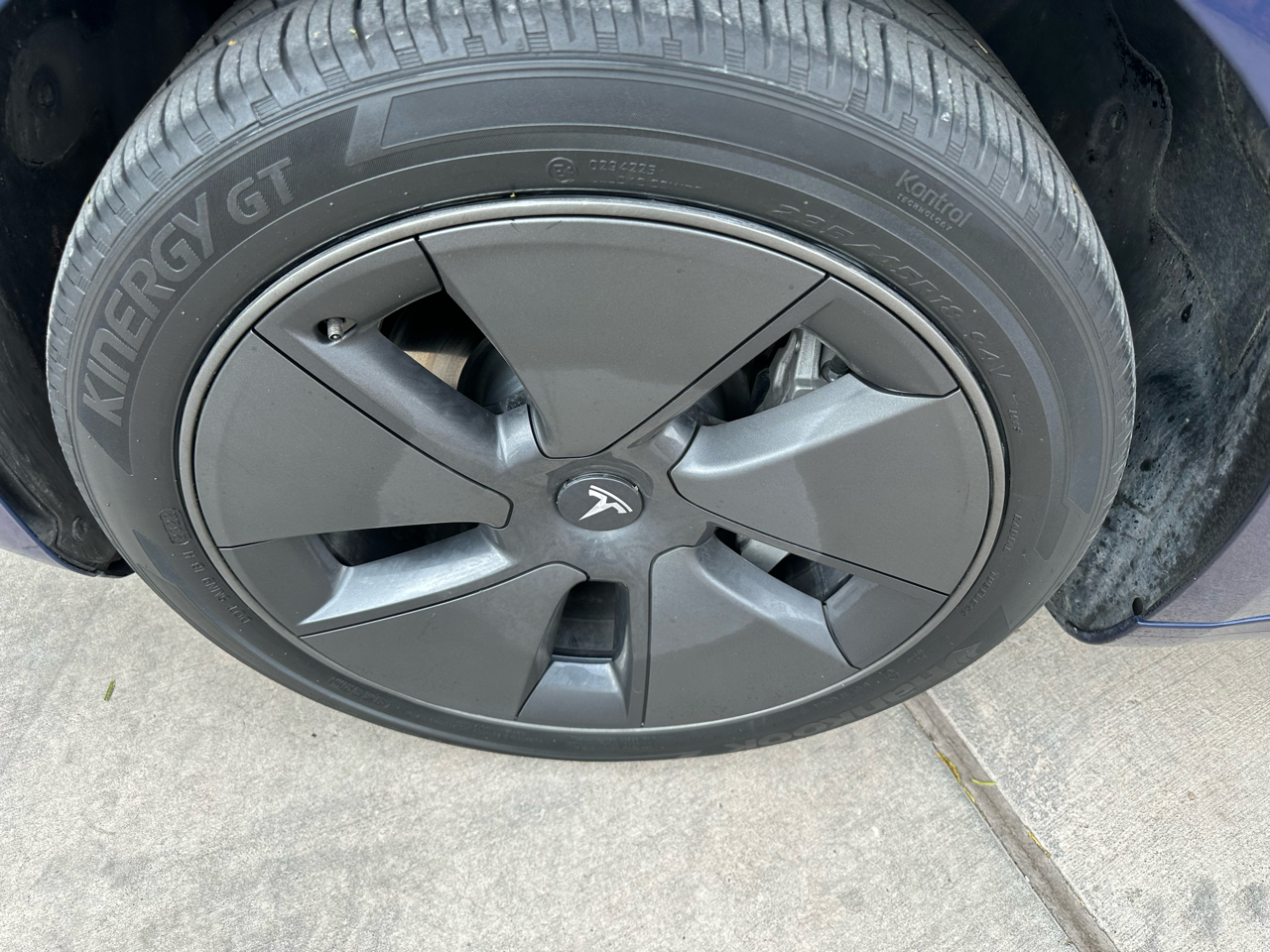 Tesla Model 3 Standard Range Plus 4D Sedan RWD 2023