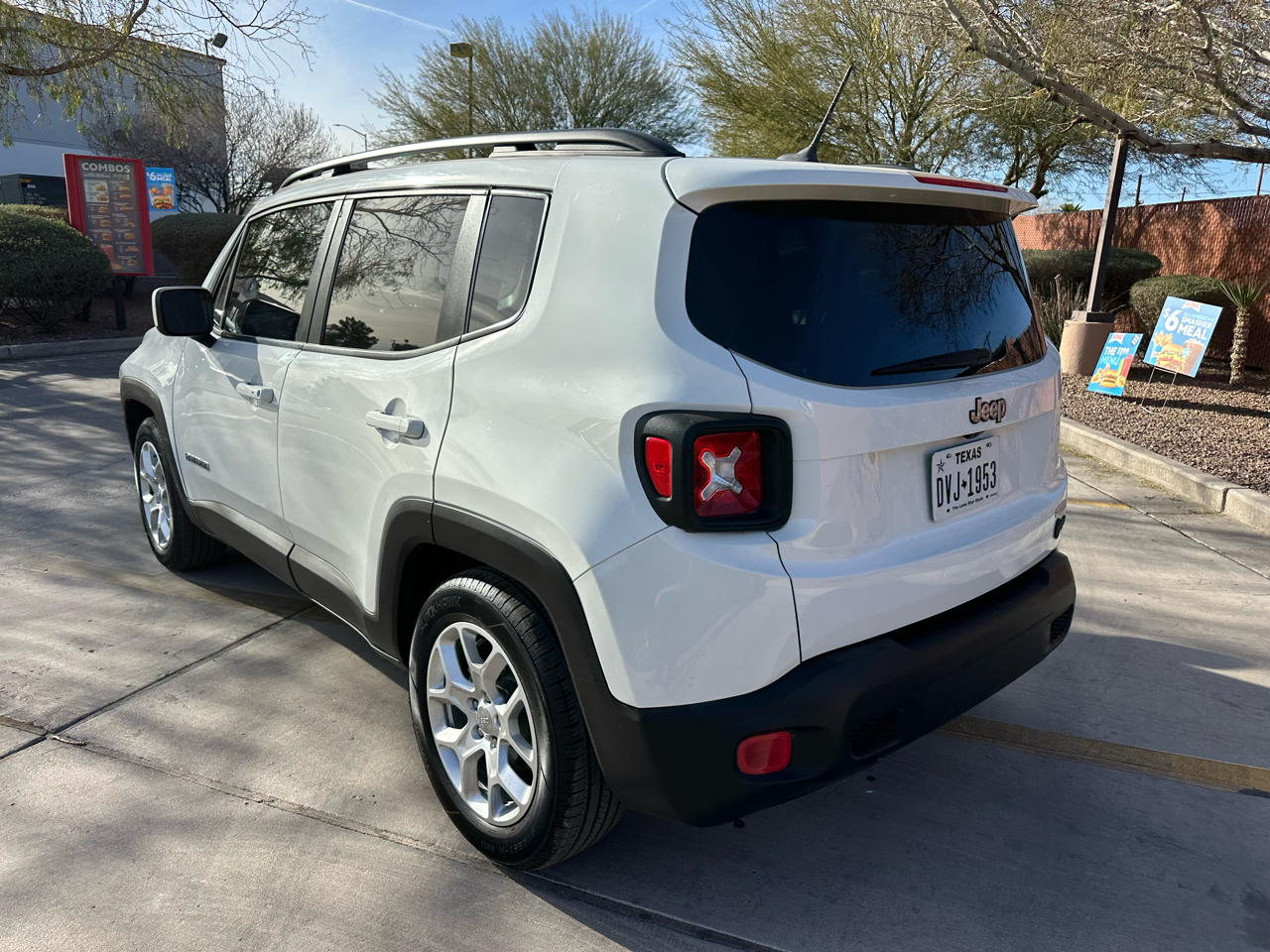 Jeep Renegade Latitude FWD 2016
