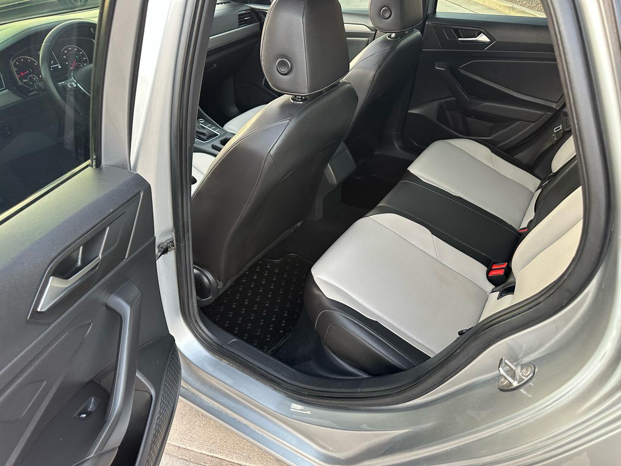 Volkswagen Jetta 1.4T R-Line 8A 2020