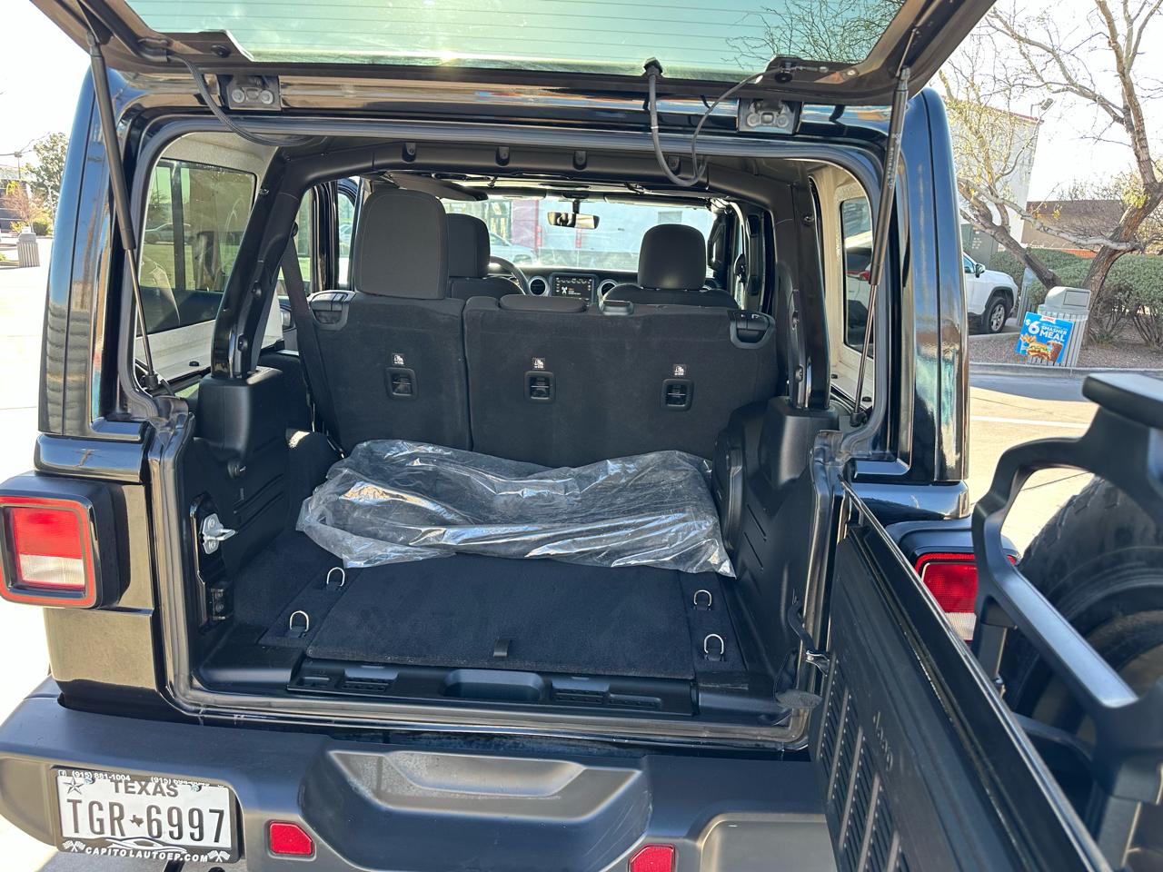 Jeep Wrangler Unlimited Sahara 2018