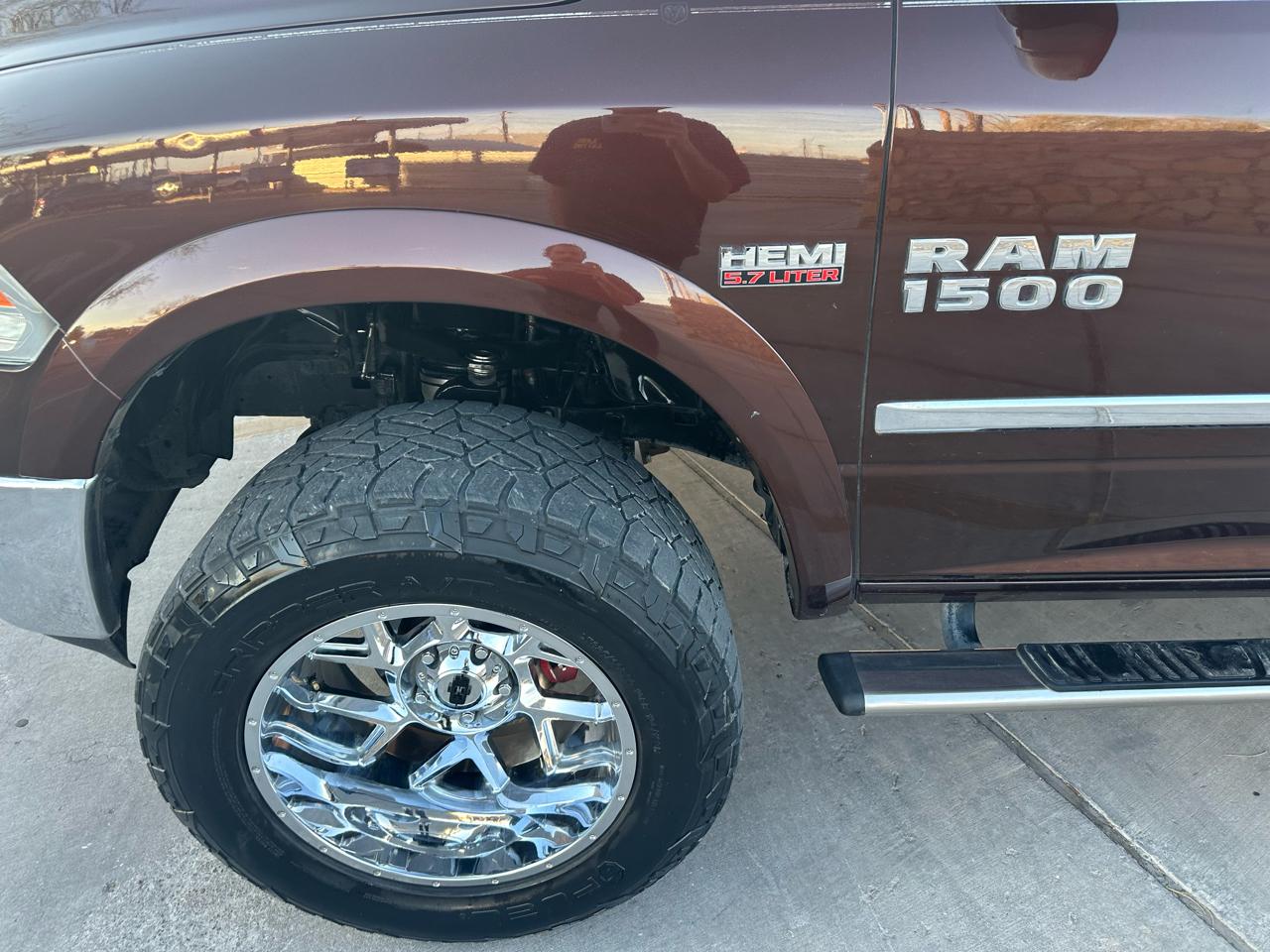 RAM 1500 4WD Crew Cab 140.5" Laramie Limited 2015