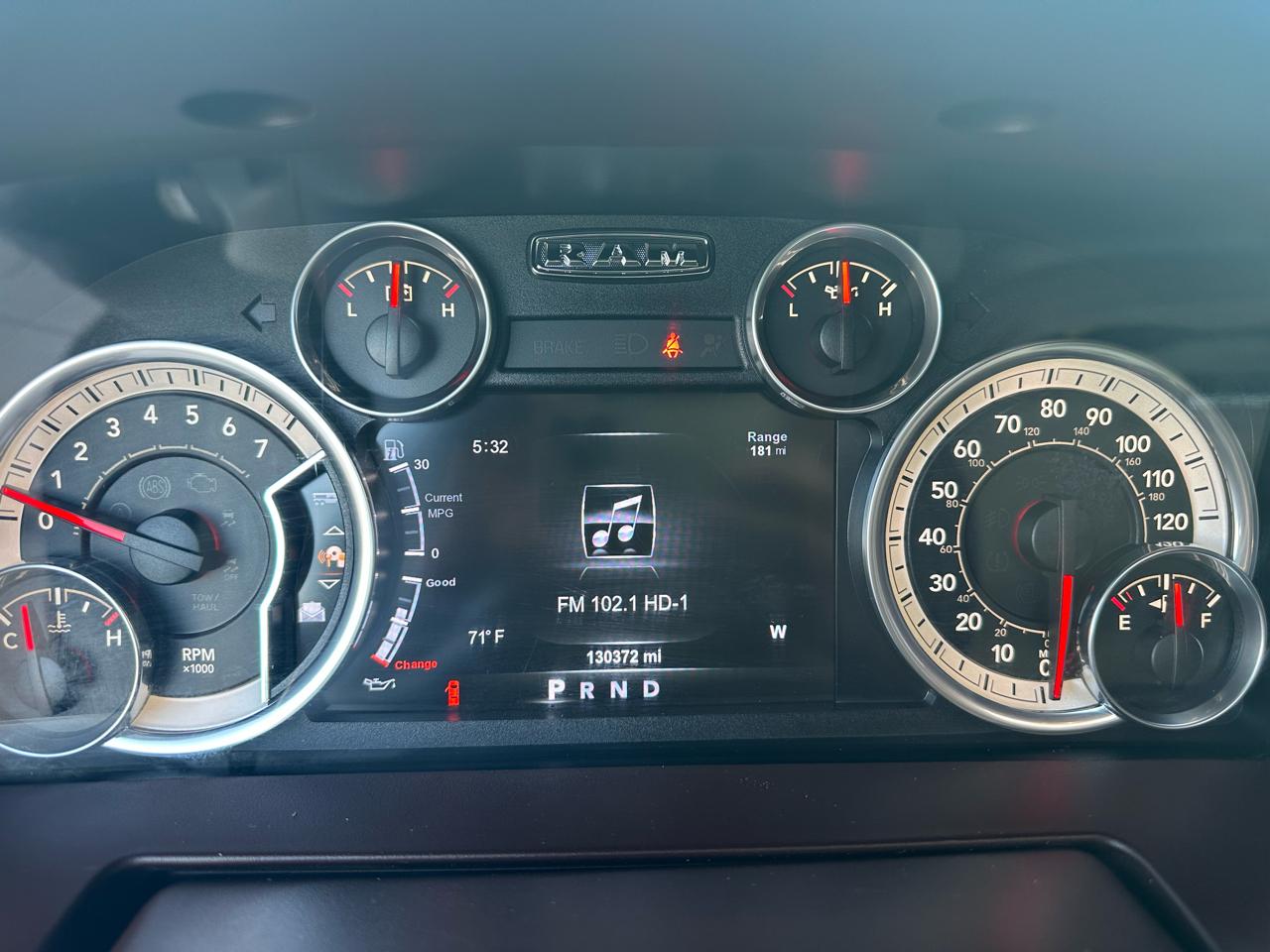 RAM 1500 4WD Crew Cab 140.5" Laramie Limited 2015