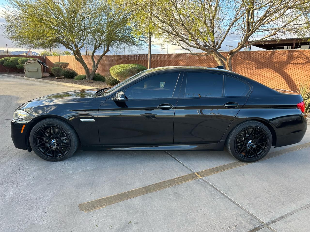 BMW 5-Series 550i 2016