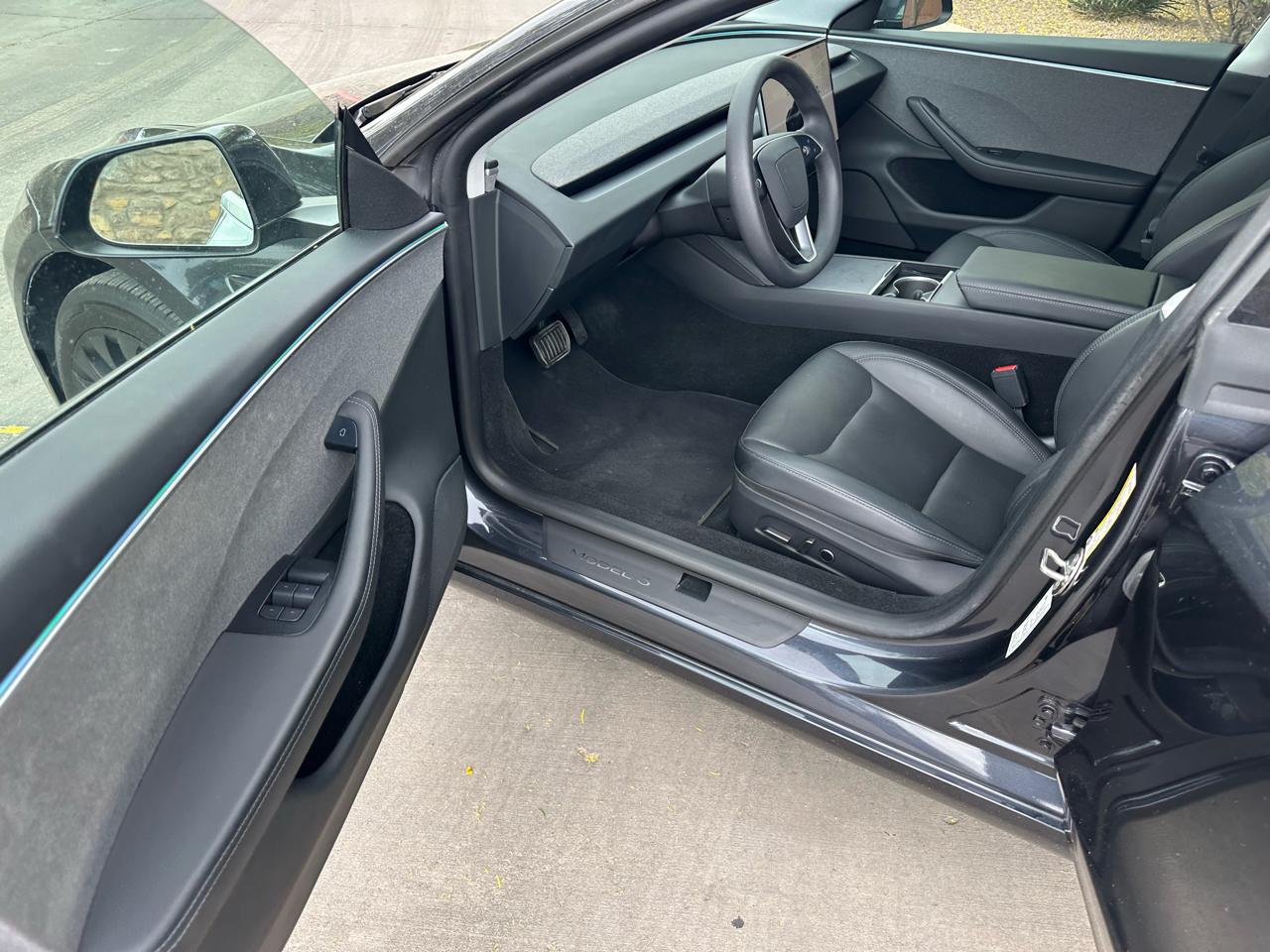 Tesla Model 3 Long Range 4D Sedan RWD 2024