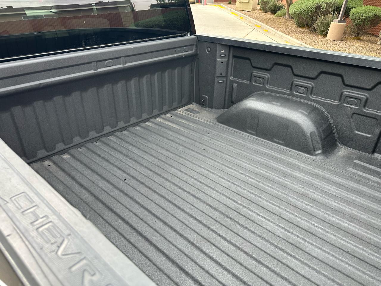 Chevrolet Silverado 1500 4WD Crew Cab 147" LT 2025