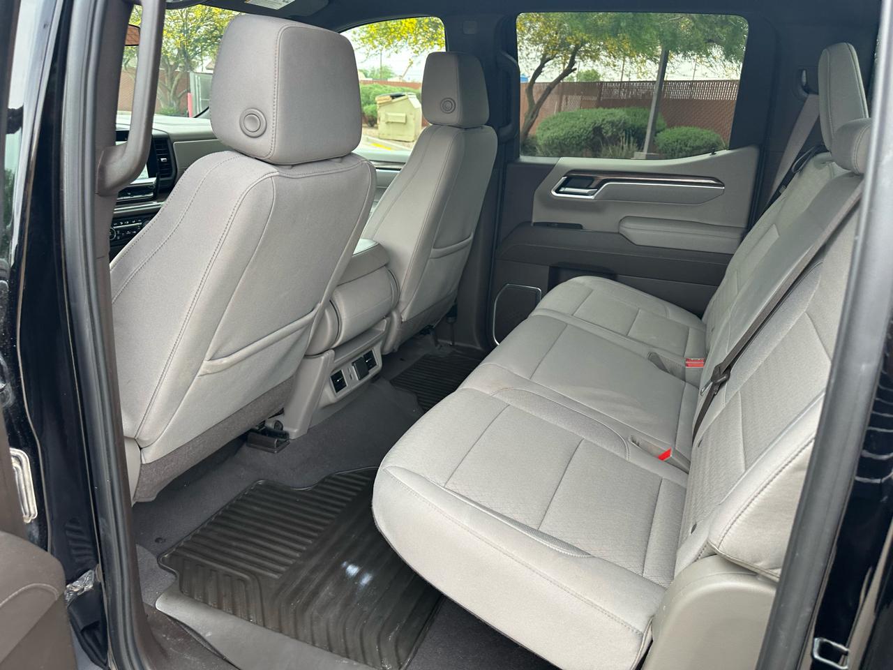 Chevrolet Silverado 1500 4WD Crew Cab 147" LT 2025