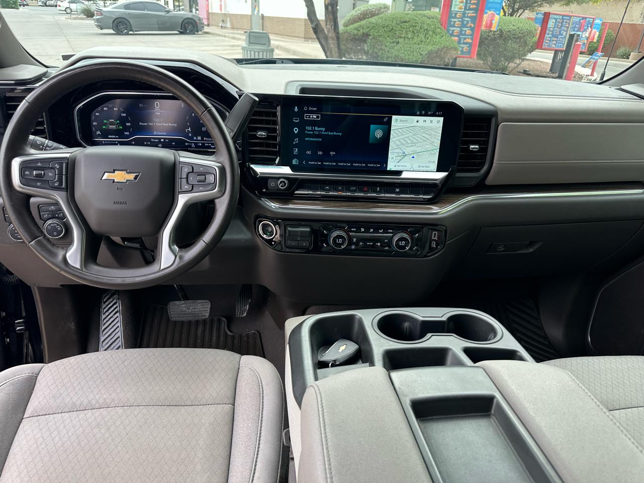 Chevrolet Silverado 1500 4WD Crew Cab 147" LT 2025