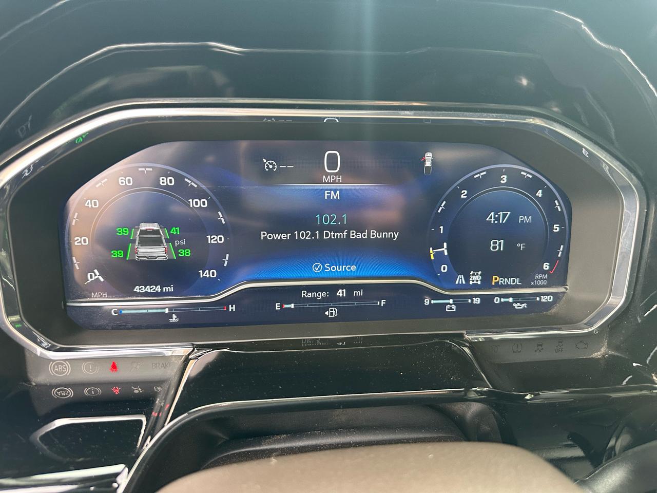 Chevrolet Silverado 1500 4WD Crew Cab 147" LT 2025