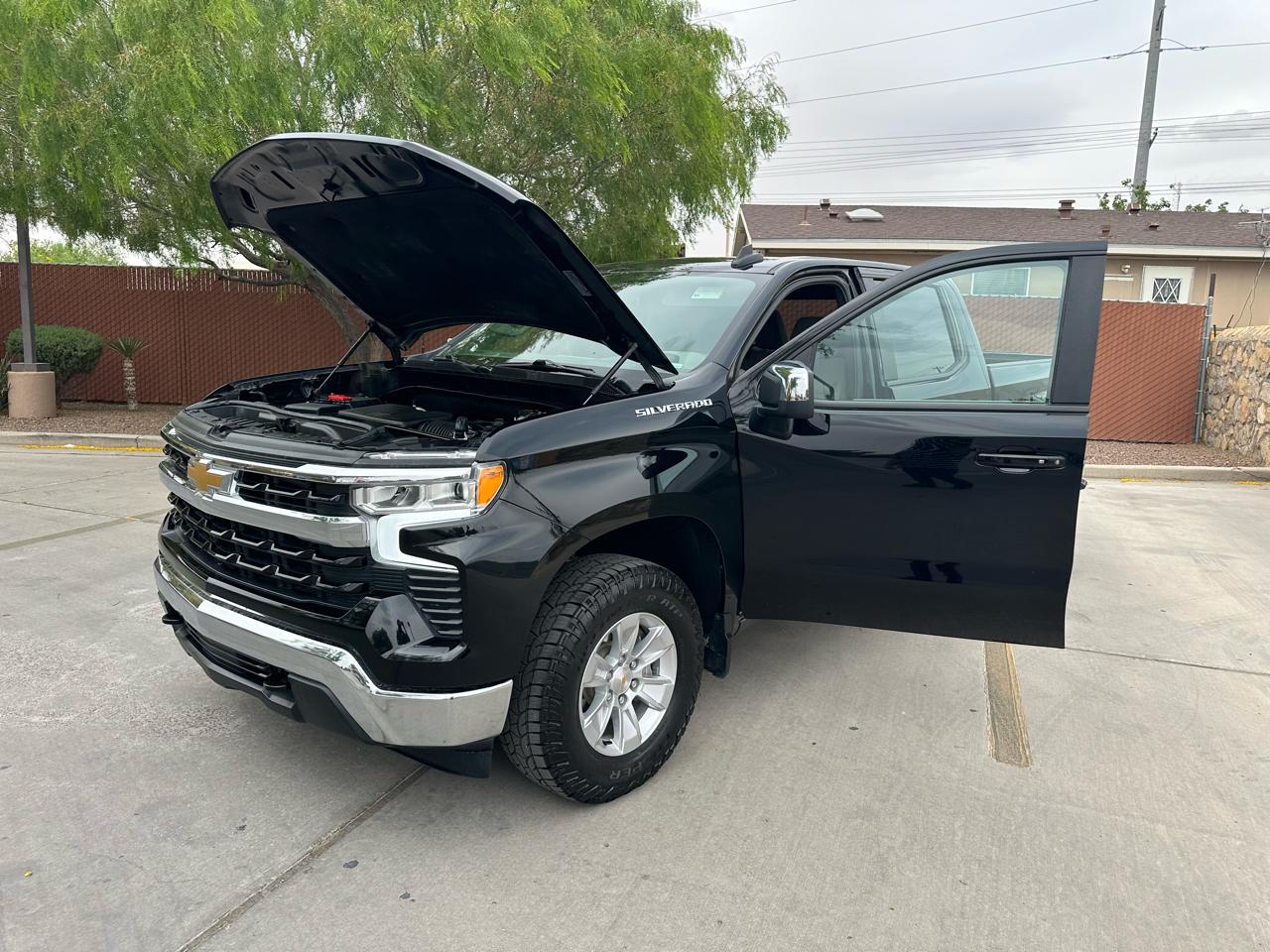Chevrolet Silverado 1500 4WD Crew Cab 147" LT 2025