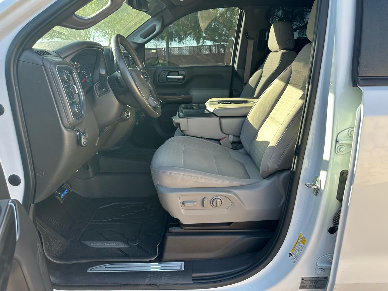 Chevrolet Silverado 1500 4WD Crew Cab 147" LT 2020