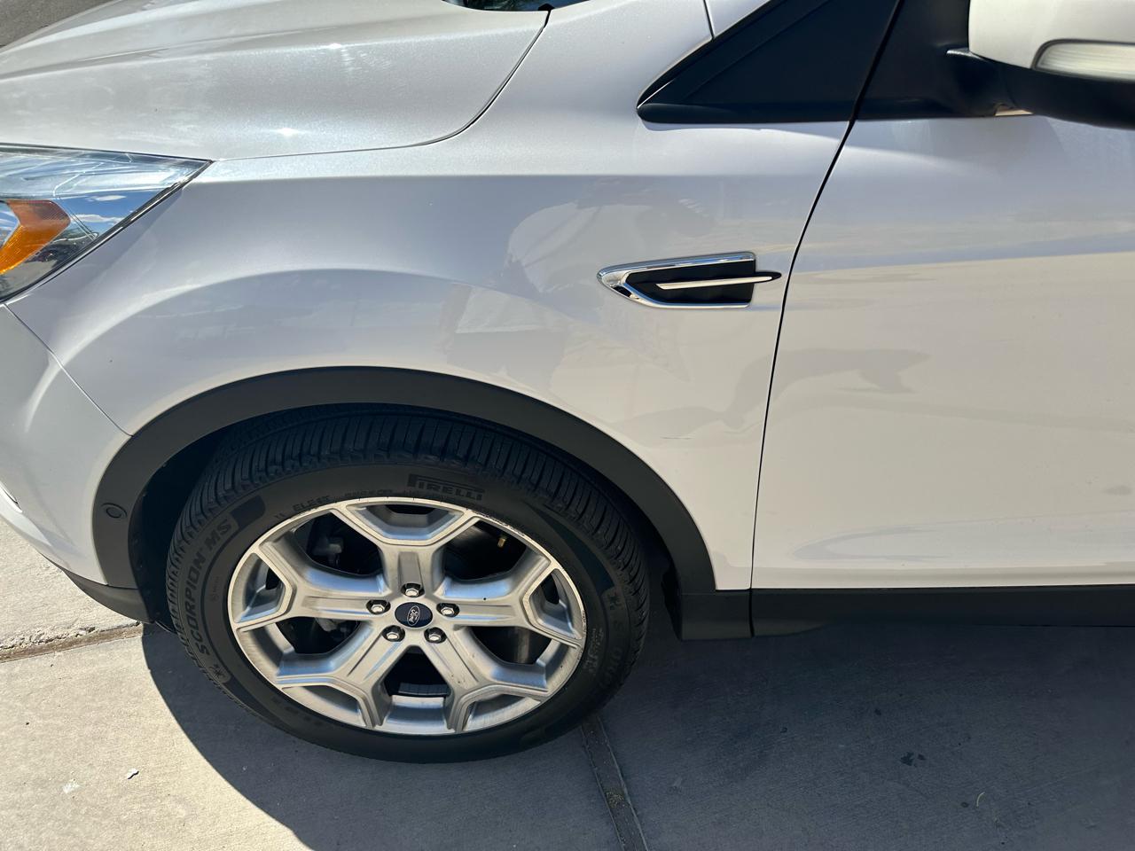 Ford Escape Titanium 4WD 2019