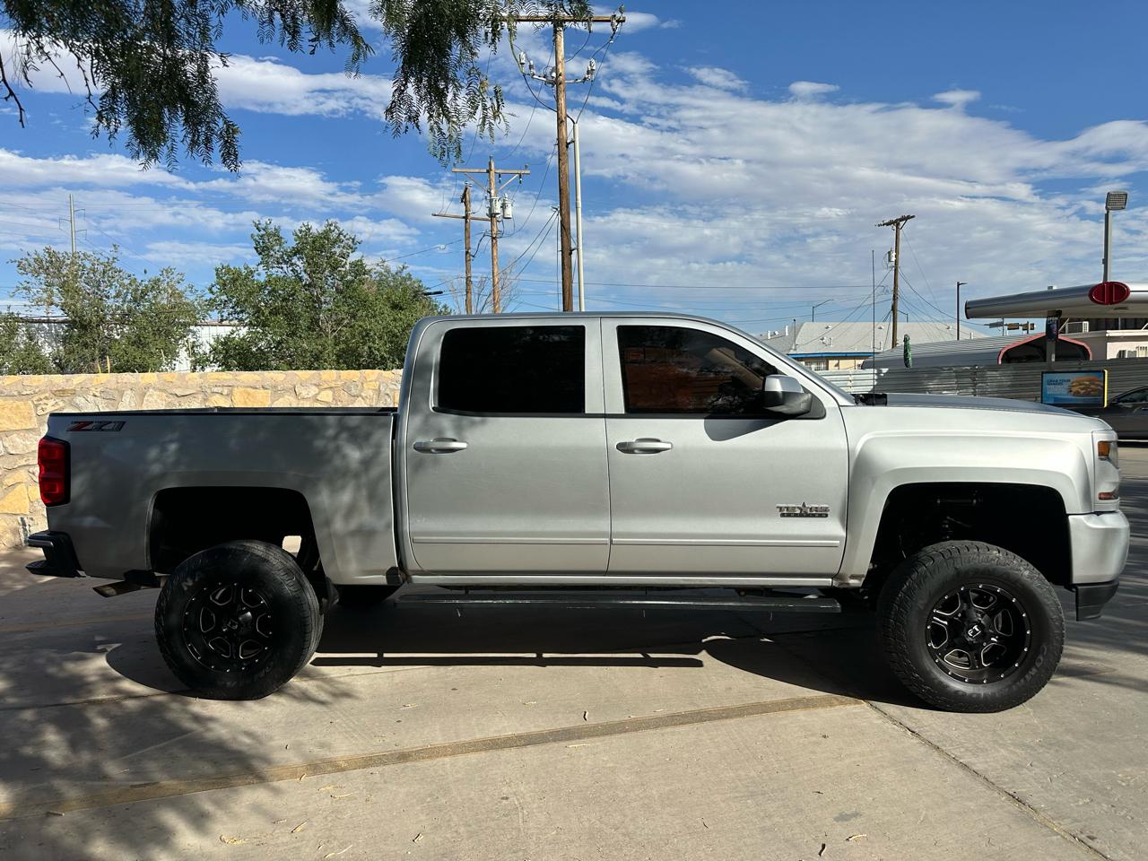 Chevrolet Silverado 1500 4WD Crew Cab 143.5" LT w/2LT 2018