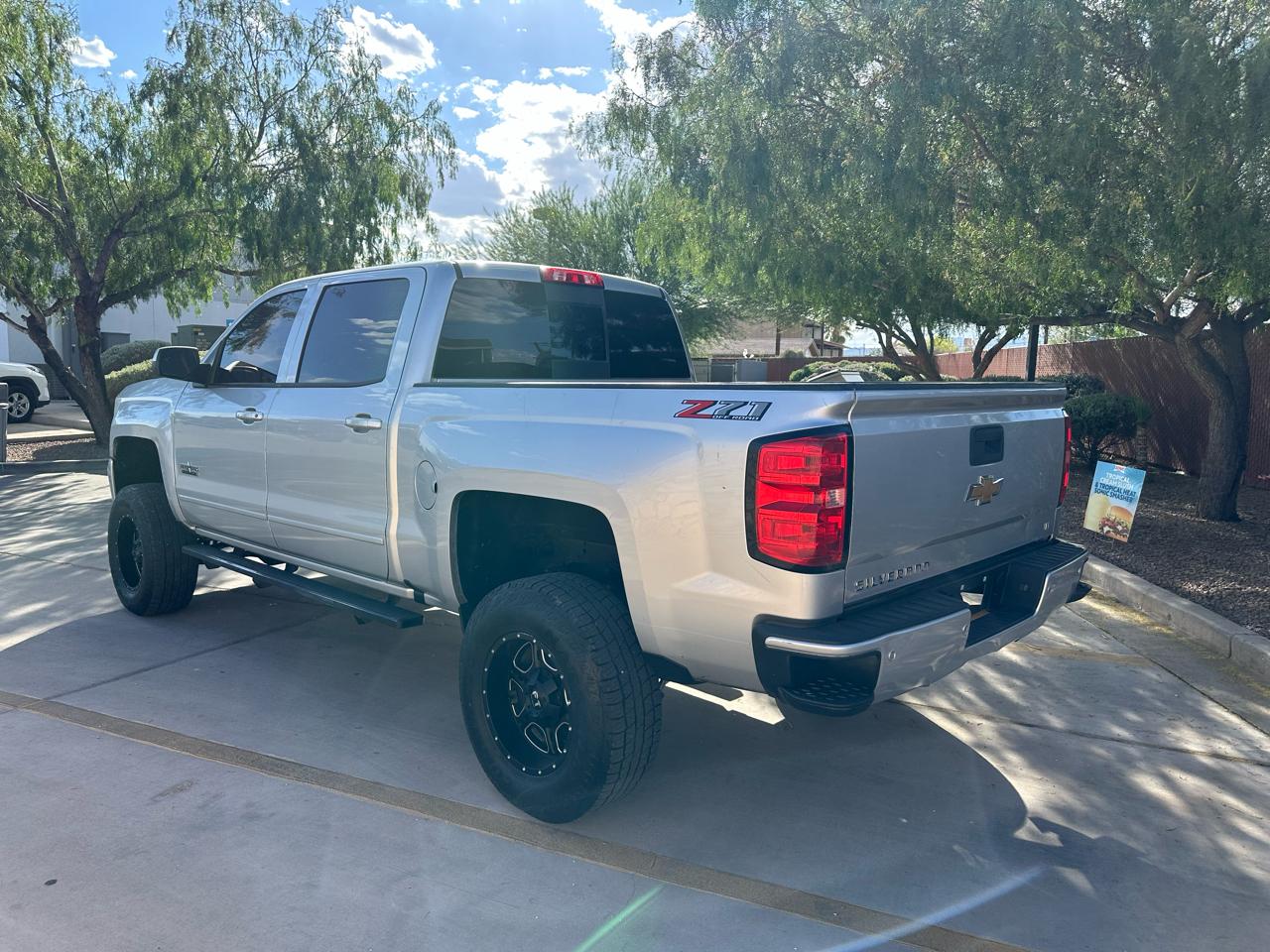 Chevrolet Silverado 1500 4WD Crew Cab 143.5" LT w/2LT 2018