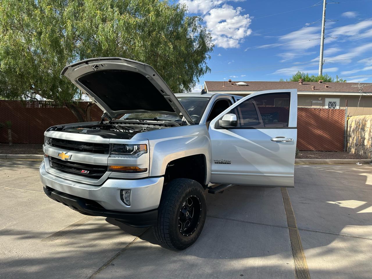 Chevrolet Silverado 1500 4WD Crew Cab 143.5" LT w/2LT 2018