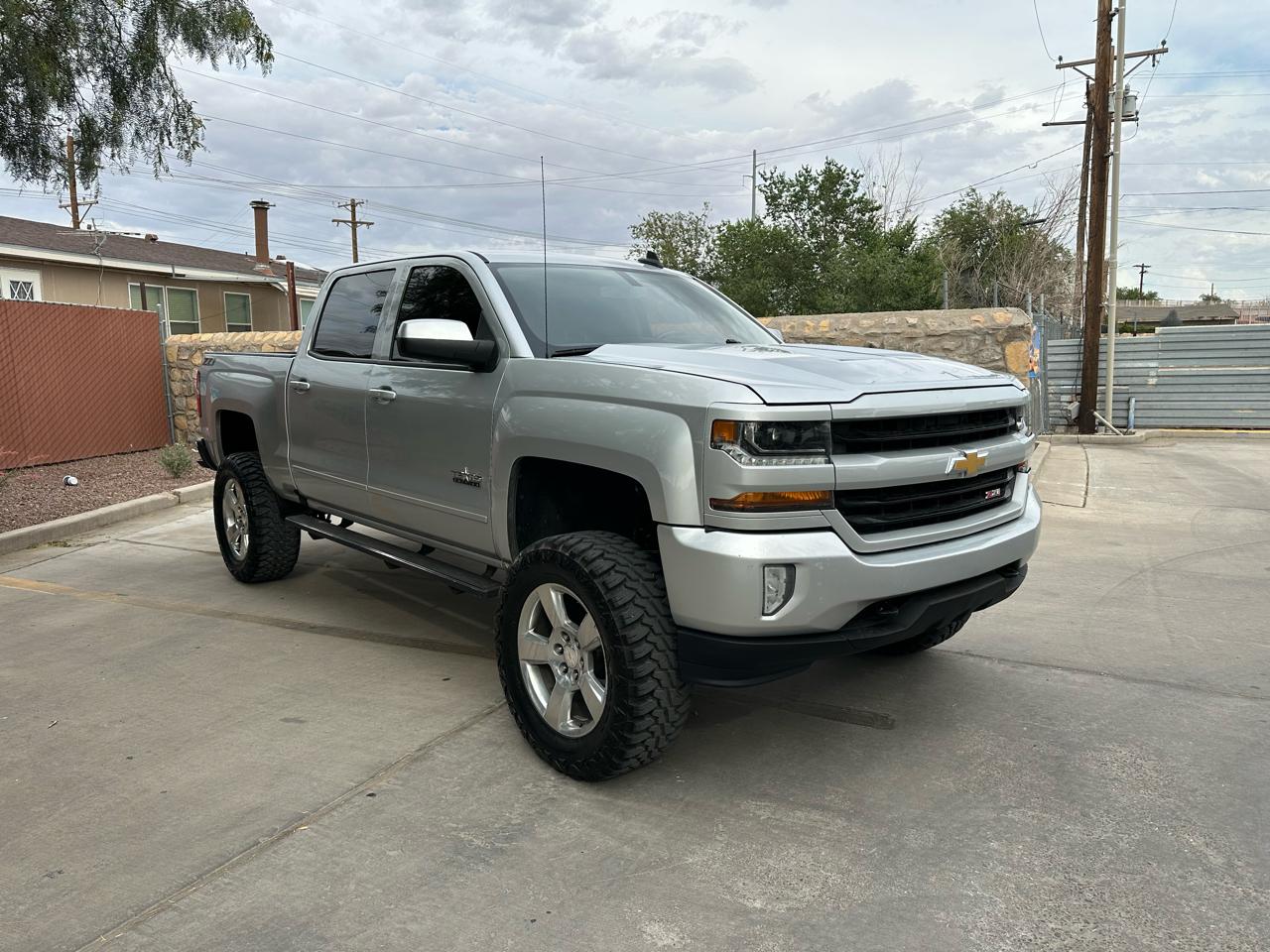 Chevrolet Silverado 1500 4WD Crew Cab 143.5" LT w/2LT 2018
