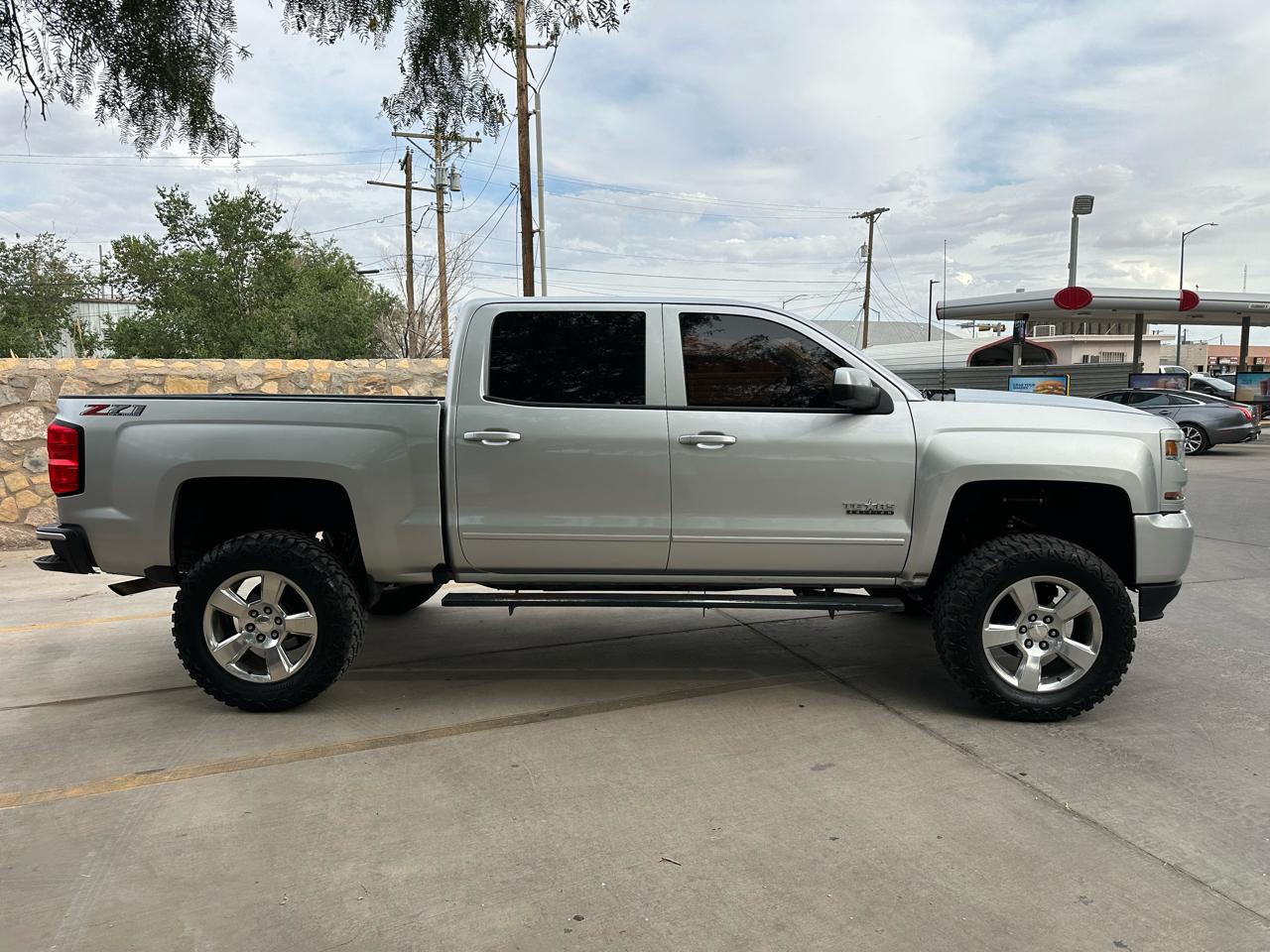 Chevrolet Silverado 1500 4WD Crew Cab 143.5" LT w/2LT 2018