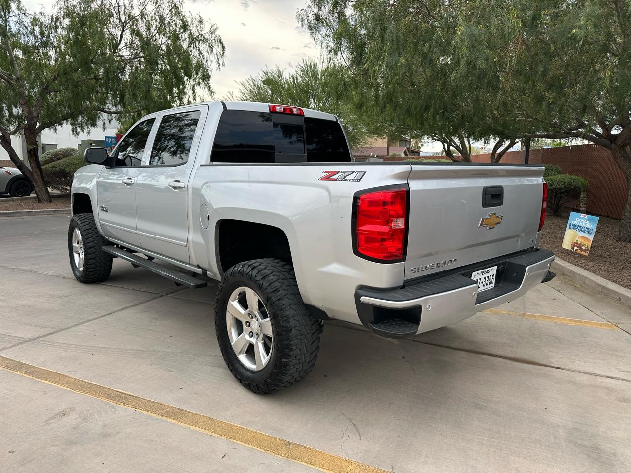 Chevrolet Silverado 1500 4WD Crew Cab 143.5" LT w/2LT 2018