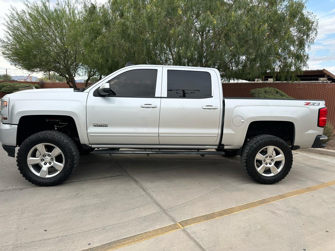 Chevrolet Silverado 1500 4WD Crew Cab 143.5" LT w/2LT 2018