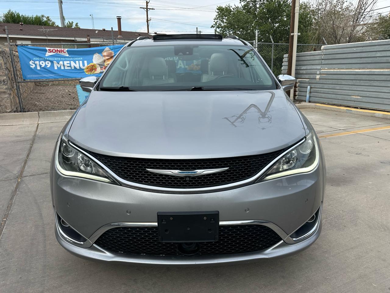 Chrysler Pacifica Limited 2017