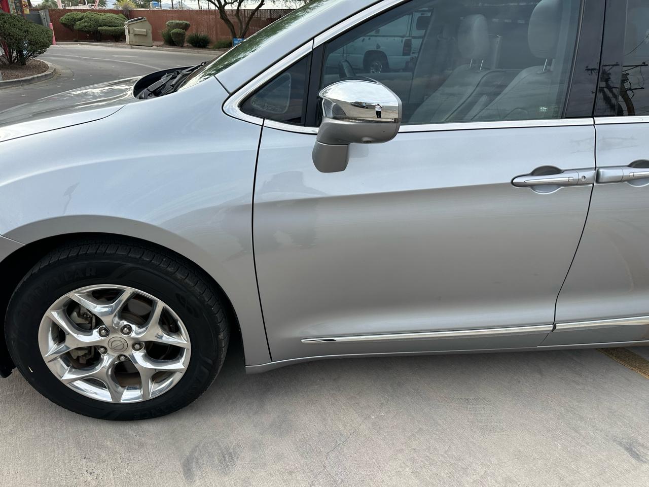 Chrysler Pacifica Limited 2017