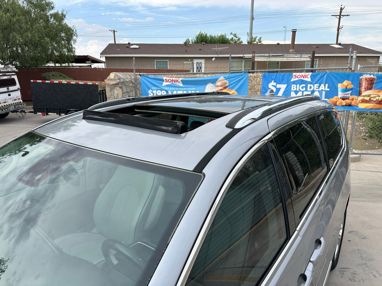 Chrysler Pacifica Limited 2017