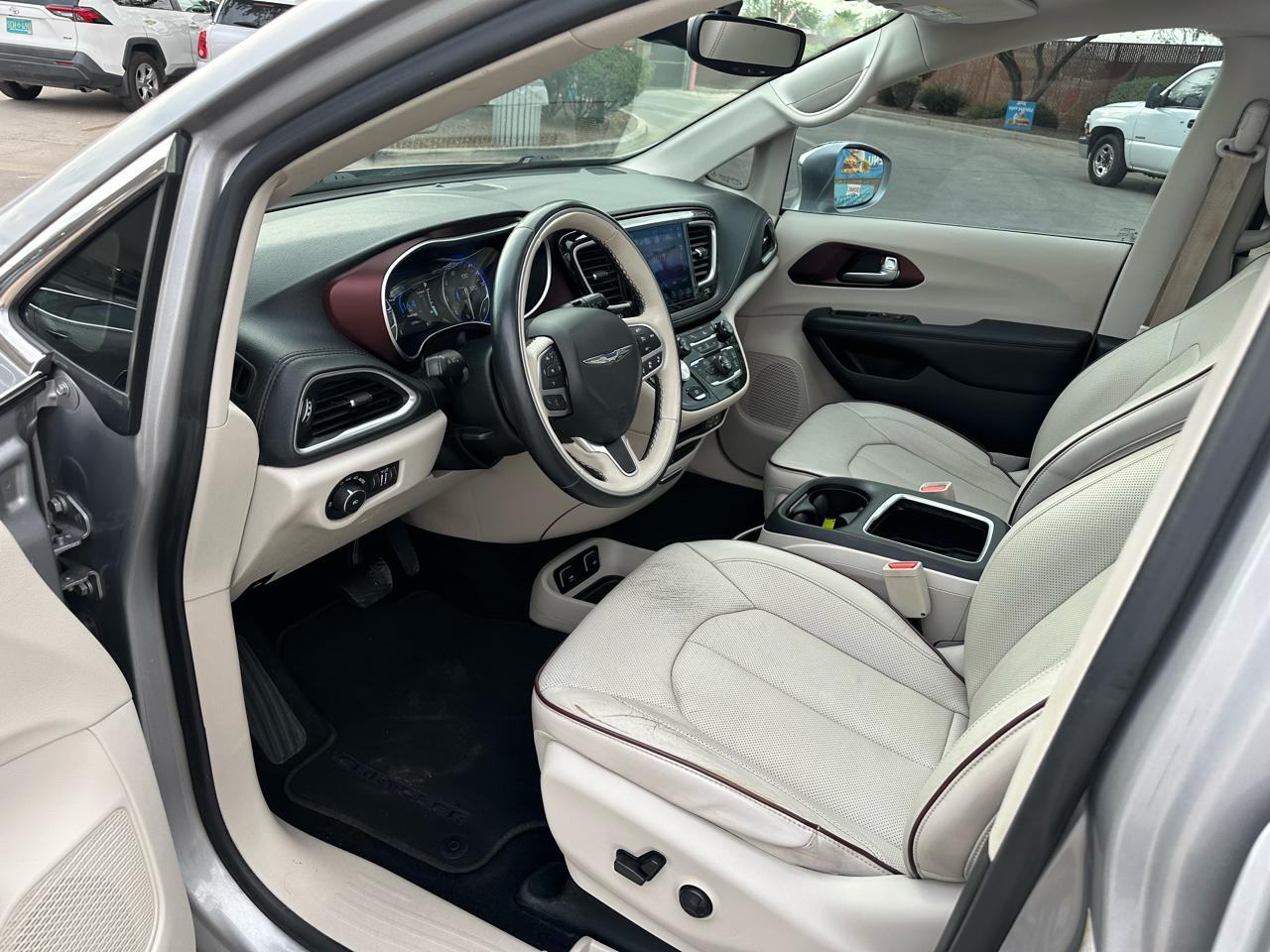 Chrysler Pacifica Limited 2017