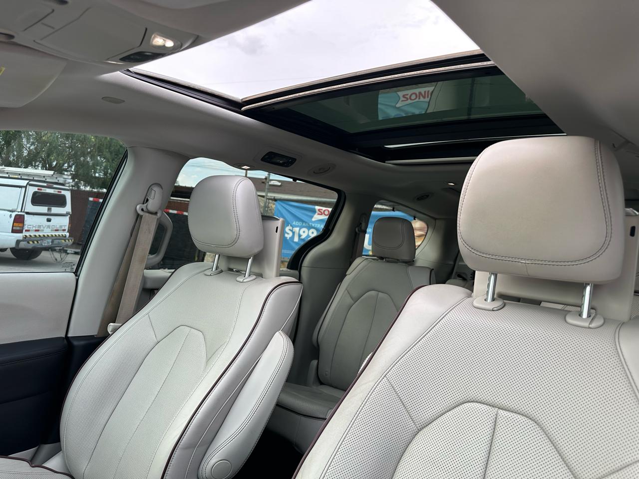 Chrysler Pacifica Limited 2017