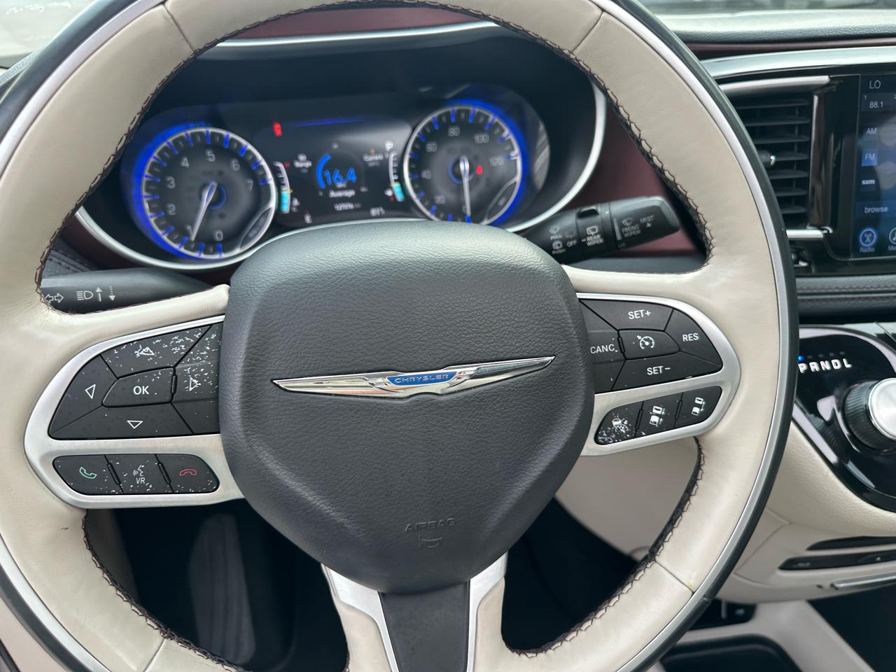 Chrysler Pacifica Limited 2017