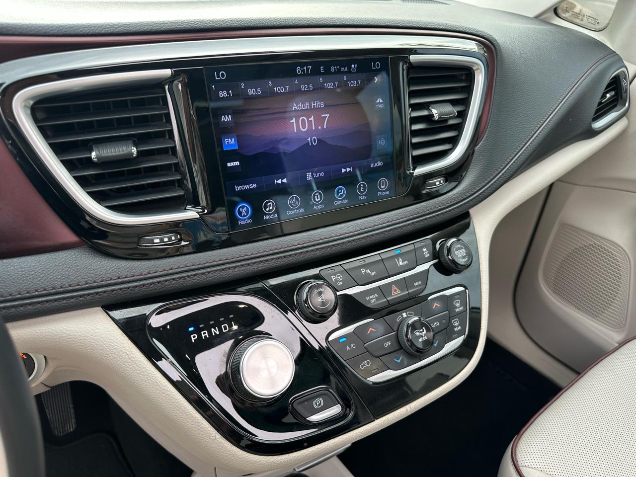 Chrysler Pacifica Limited 2017