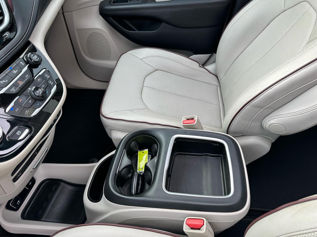 Chrysler Pacifica Limited 2017