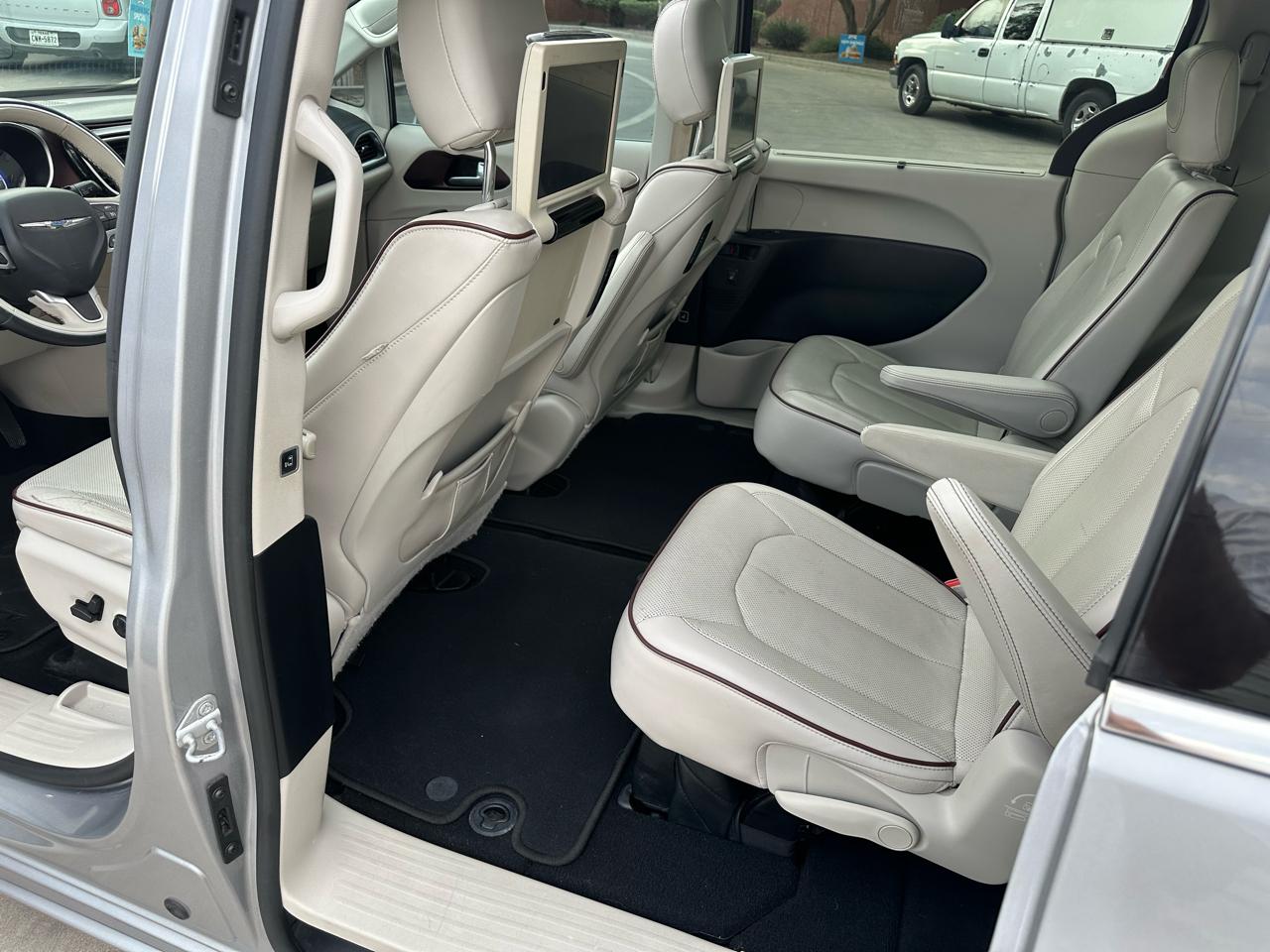 Chrysler Pacifica Limited 2017