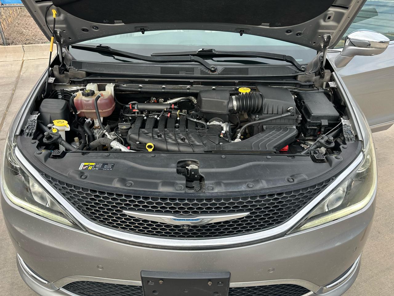 Chrysler Pacifica Limited 2017