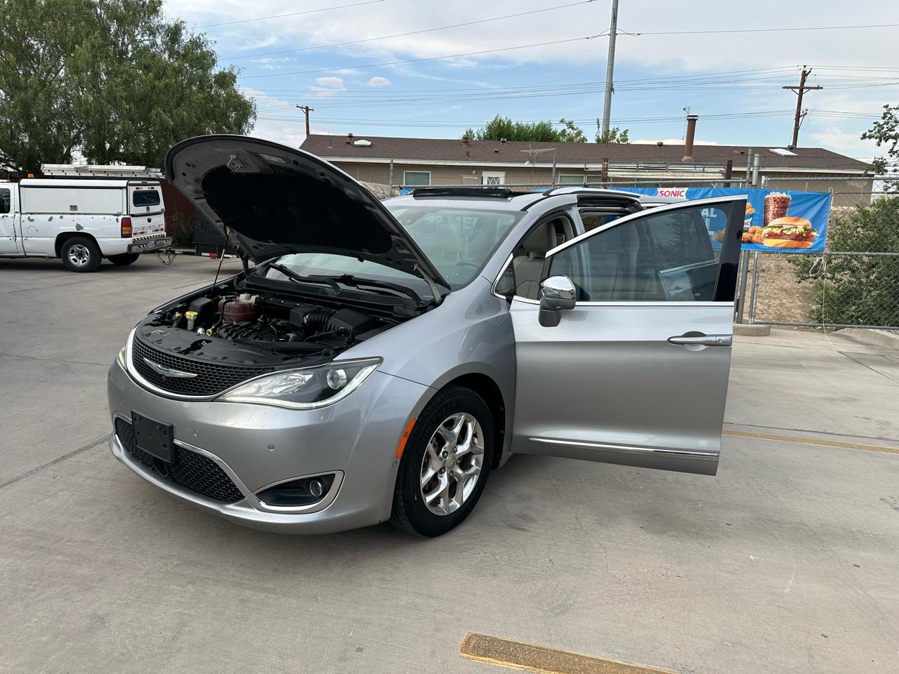 Chrysler Pacifica Limited 2017