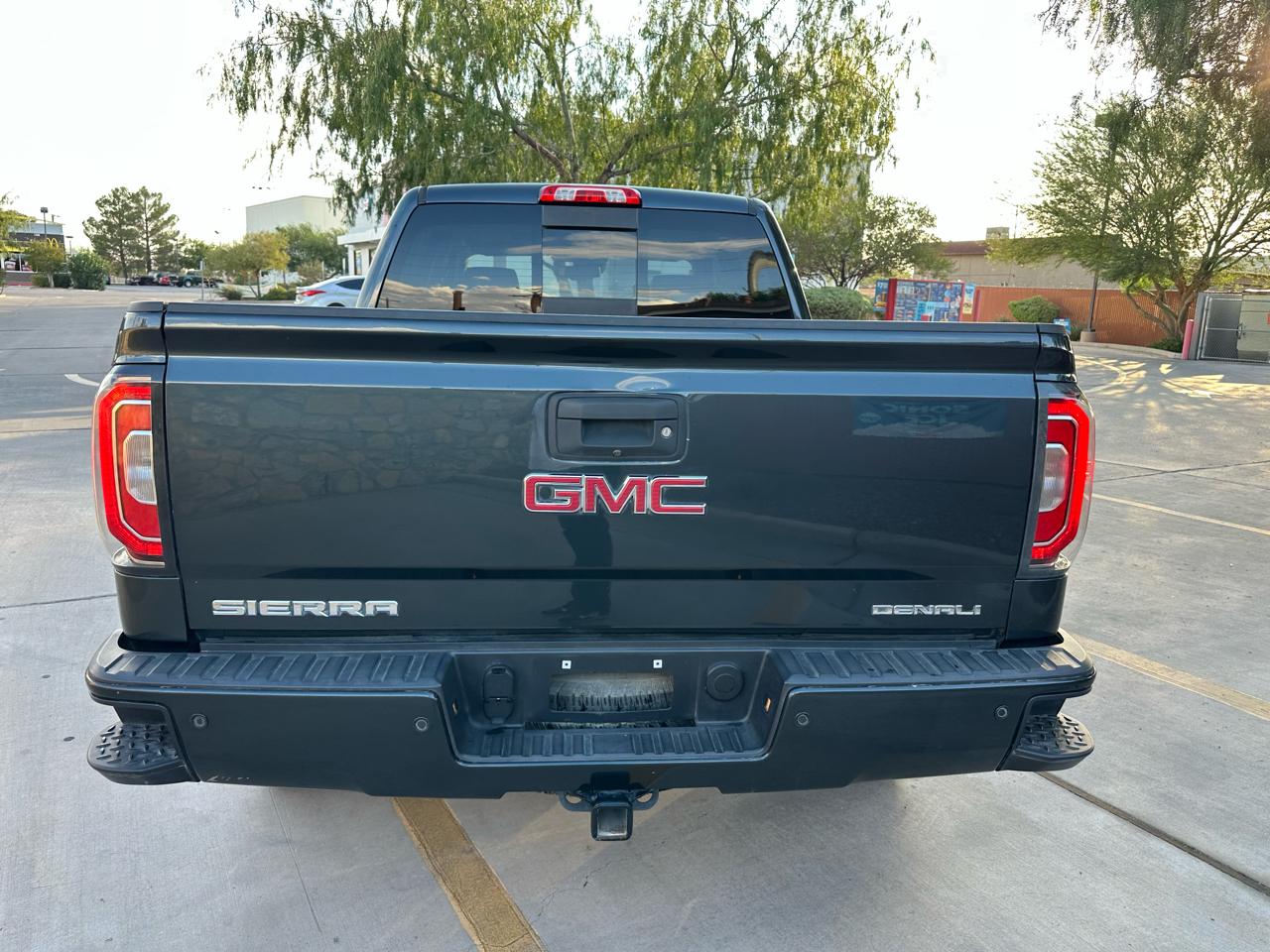 GMC Sierra 1500 Denali Crew Cab Short Box 4WD 2017