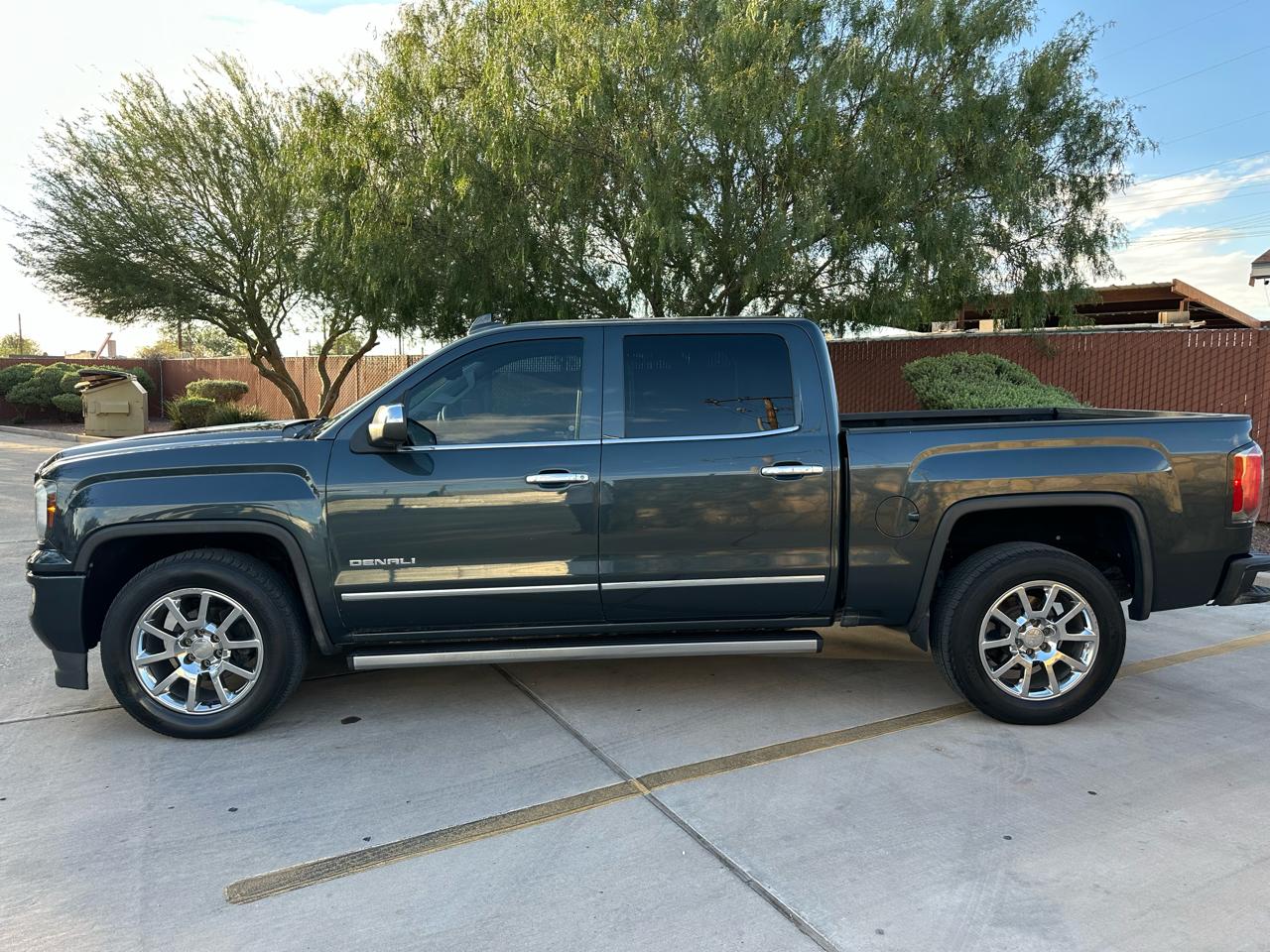 GMC Sierra 1500 Denali Crew Cab Short Box 4WD 2017