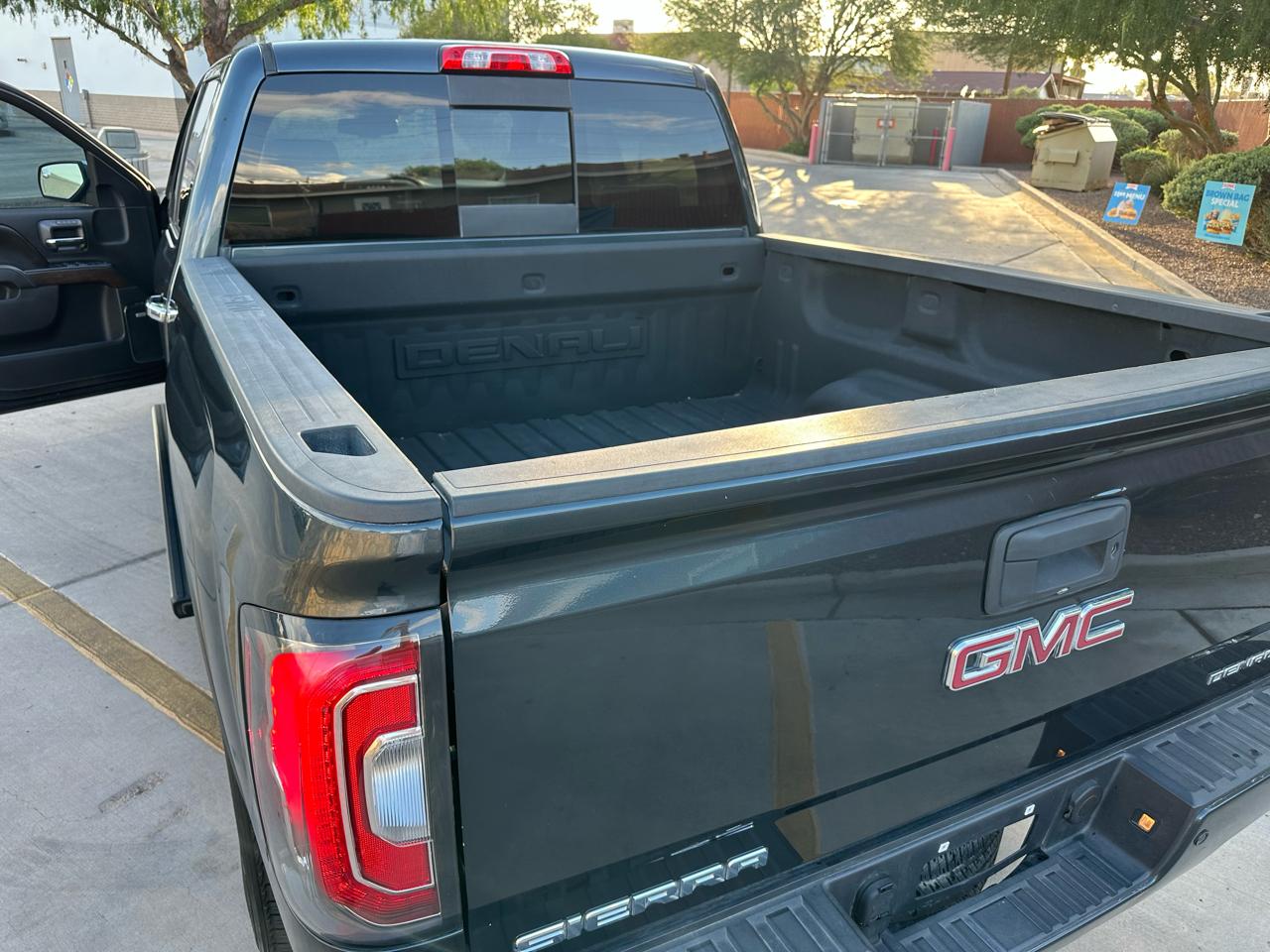 GMC Sierra 1500 Denali Crew Cab Short Box 4WD 2017