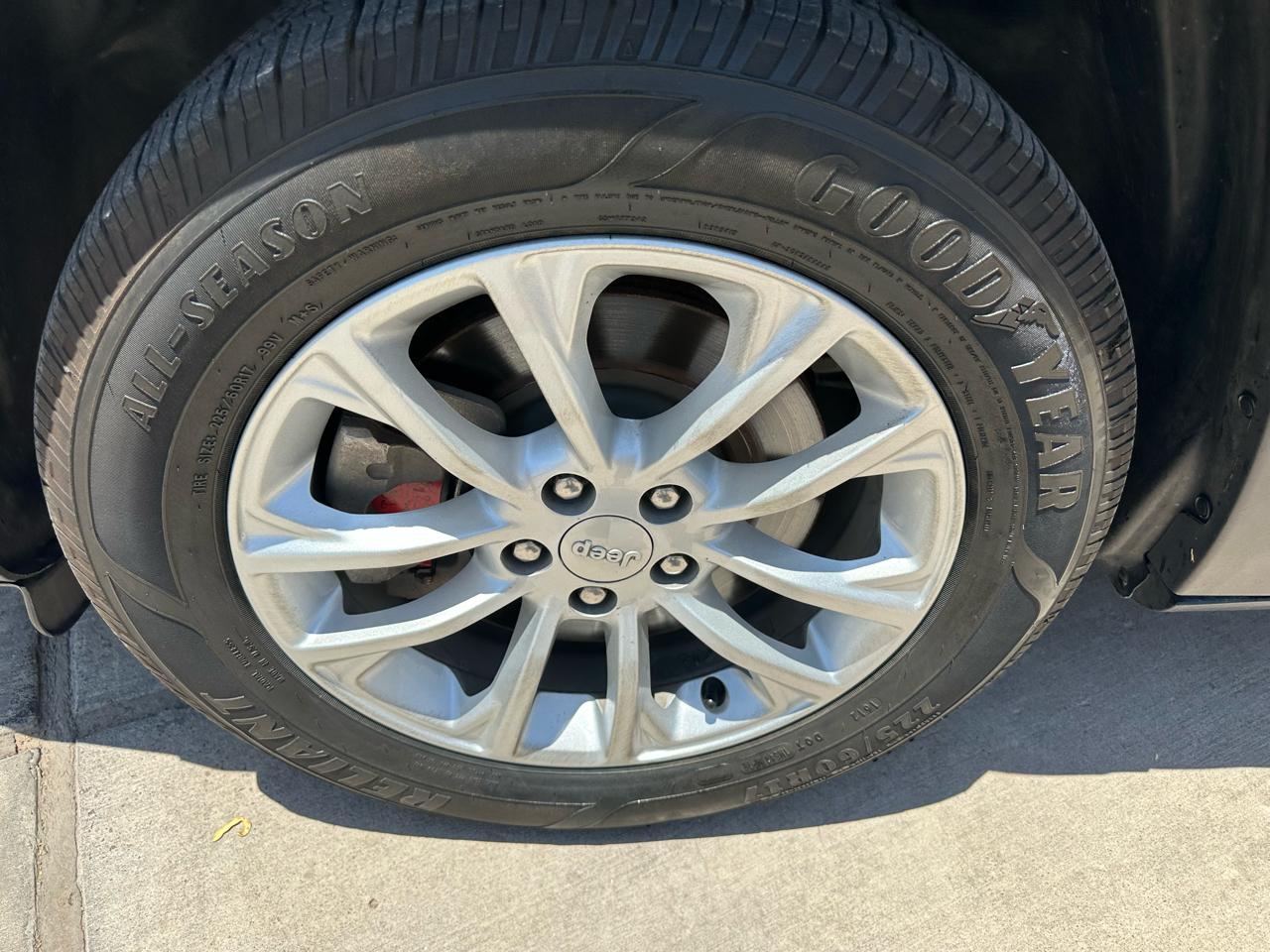 Jeep Cherokee Latitude FWD 2021