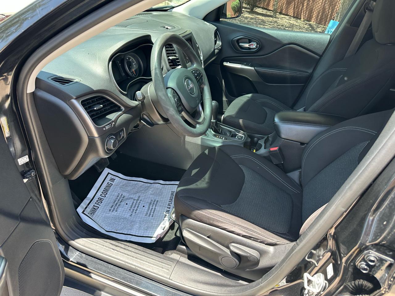 Jeep Cherokee Latitude FWD 2021
