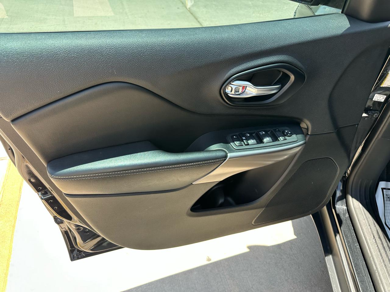 Jeep Cherokee Latitude FWD 2021
