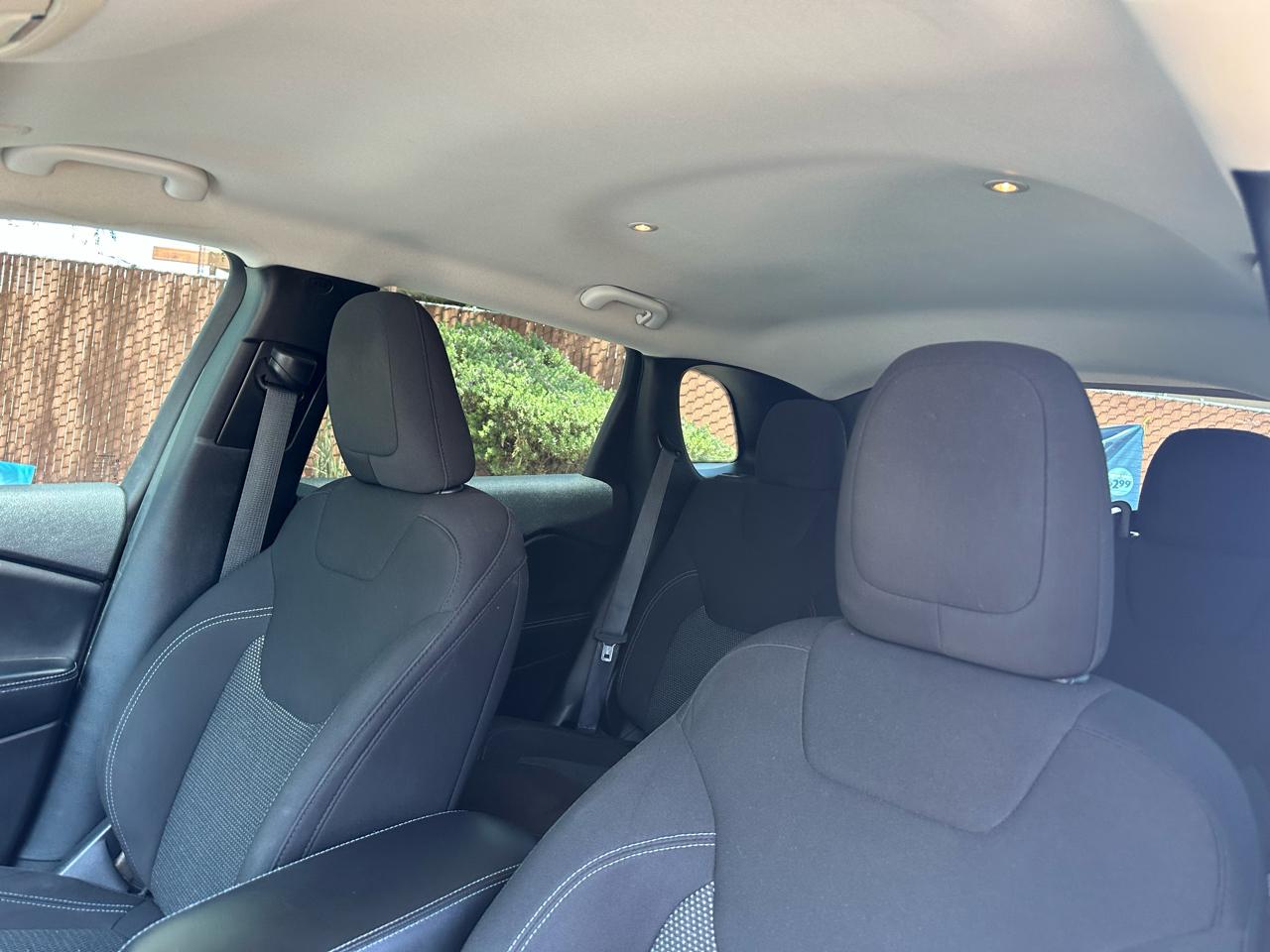 Jeep Cherokee Latitude FWD 2021