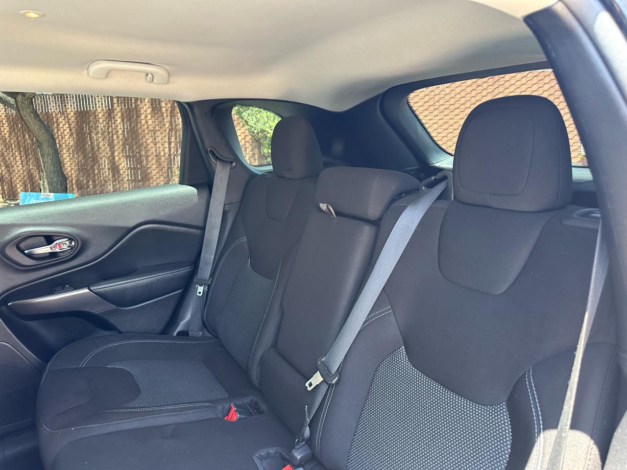 Jeep Cherokee Latitude FWD 2021