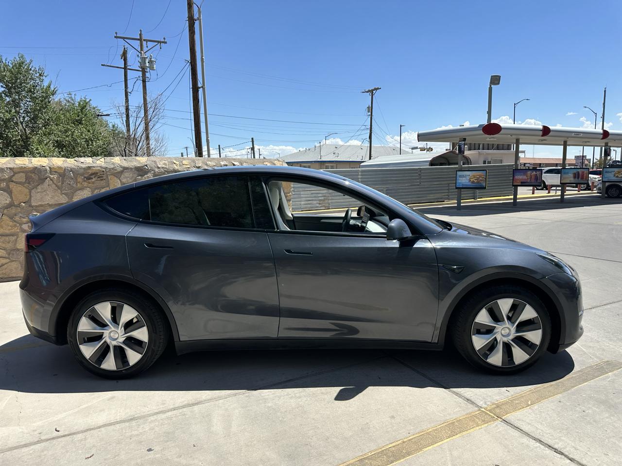 Tesla Model Y Long Range AWD 2023