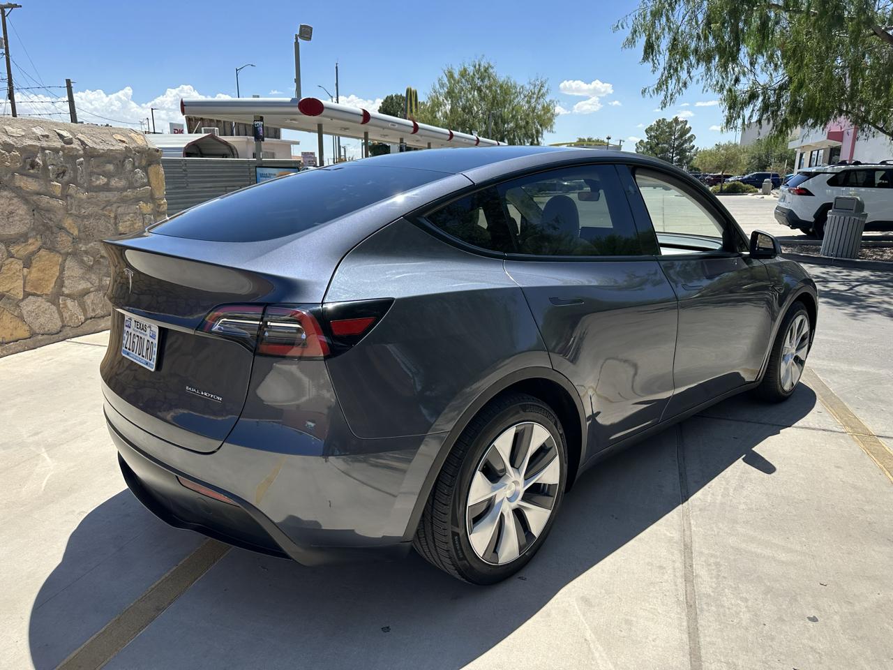 Tesla Model Y Long Range AWD 2023