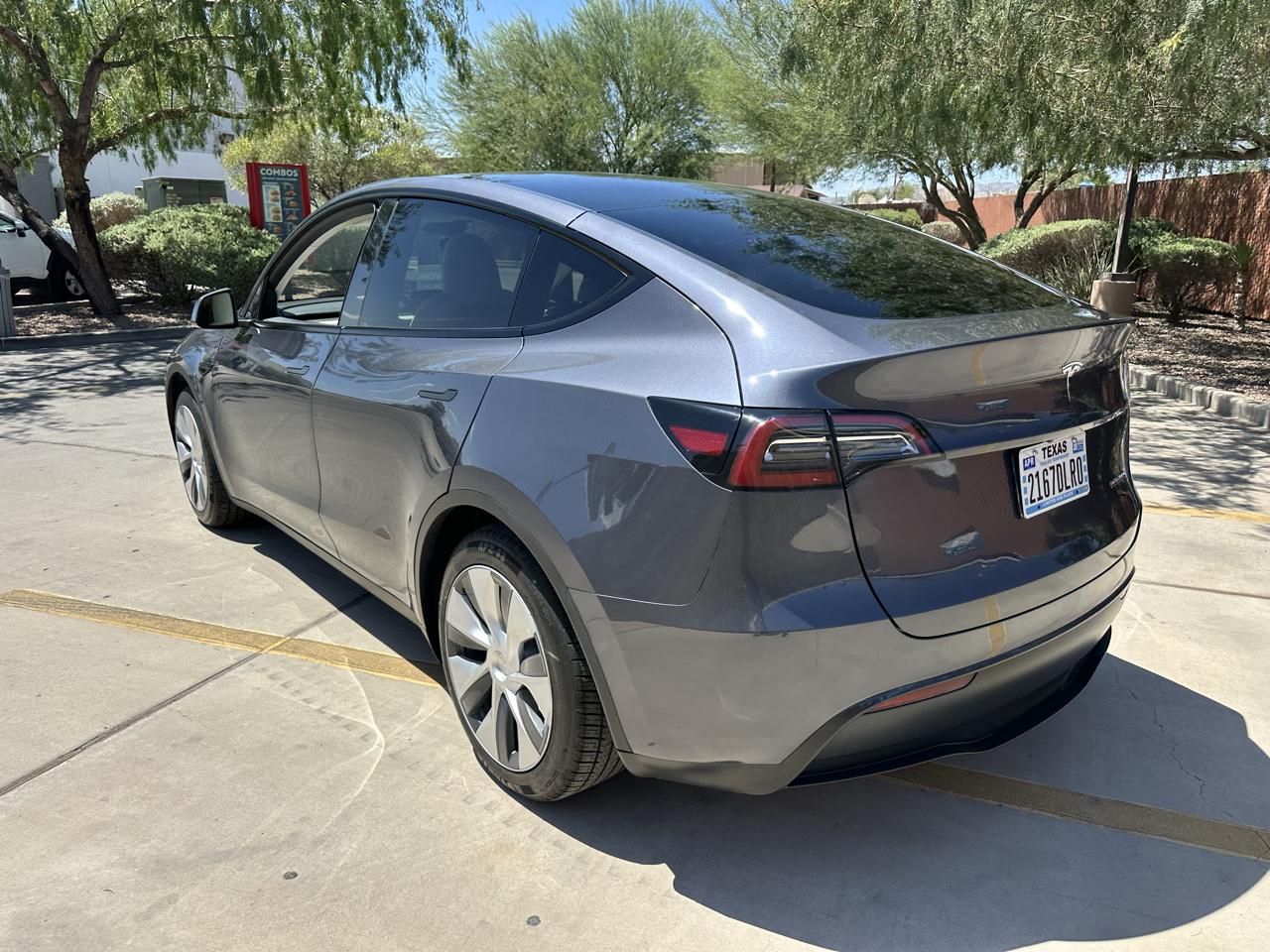 Tesla Model Y Long Range AWD 2023
