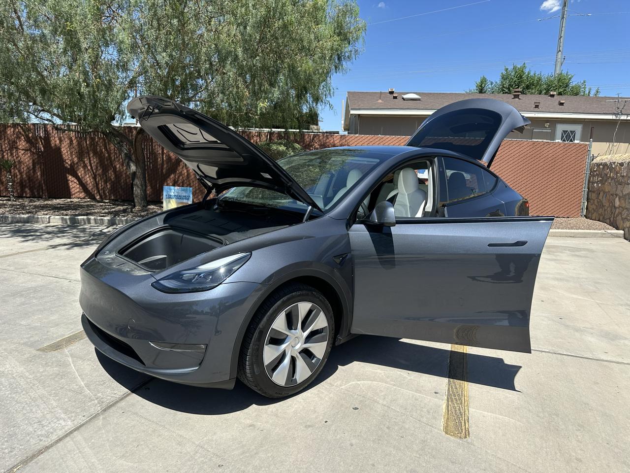 Tesla Model Y Long Range AWD 2023